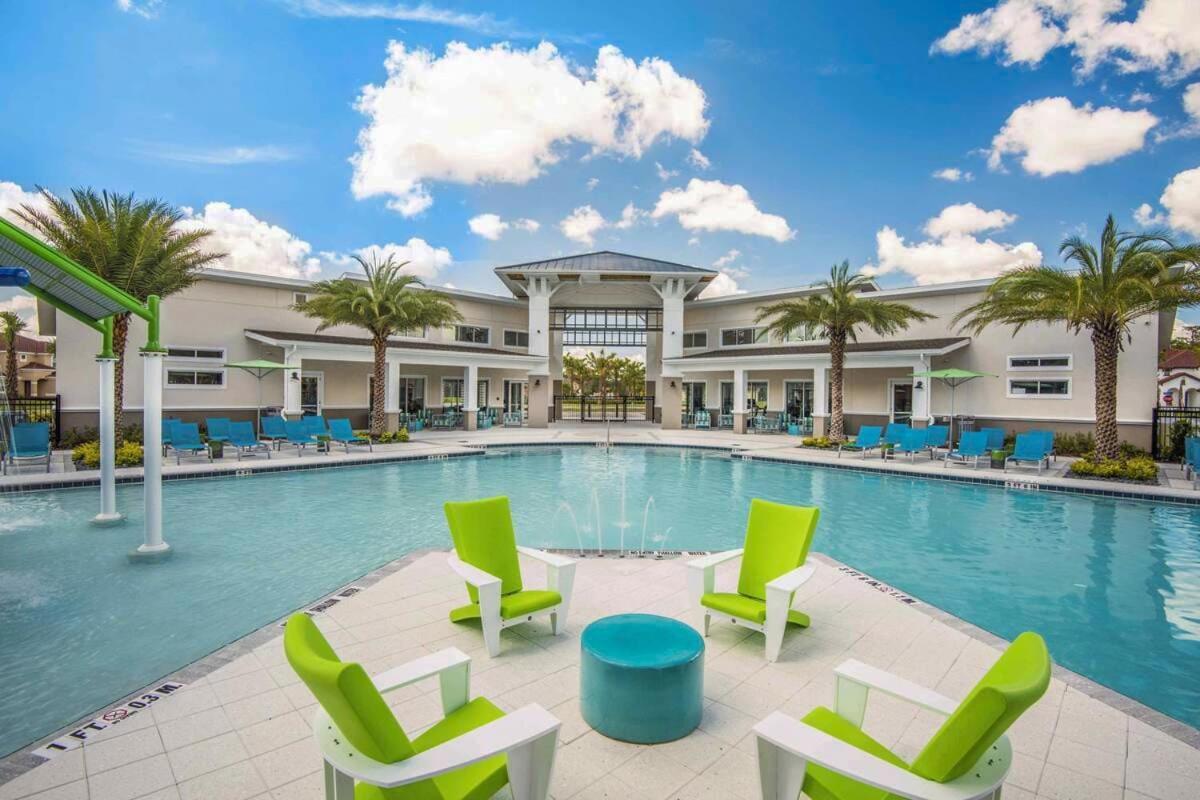 Splendid 4 Bd W/ Pool Close To @ Veranda Palms 2654